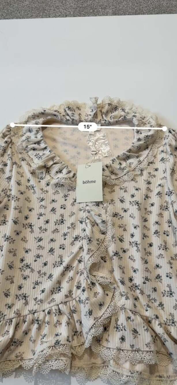 Böhme Monty Cottage Boho Whimsy Floral Ruffle Top with Lace Trim - Picture 4 of 7